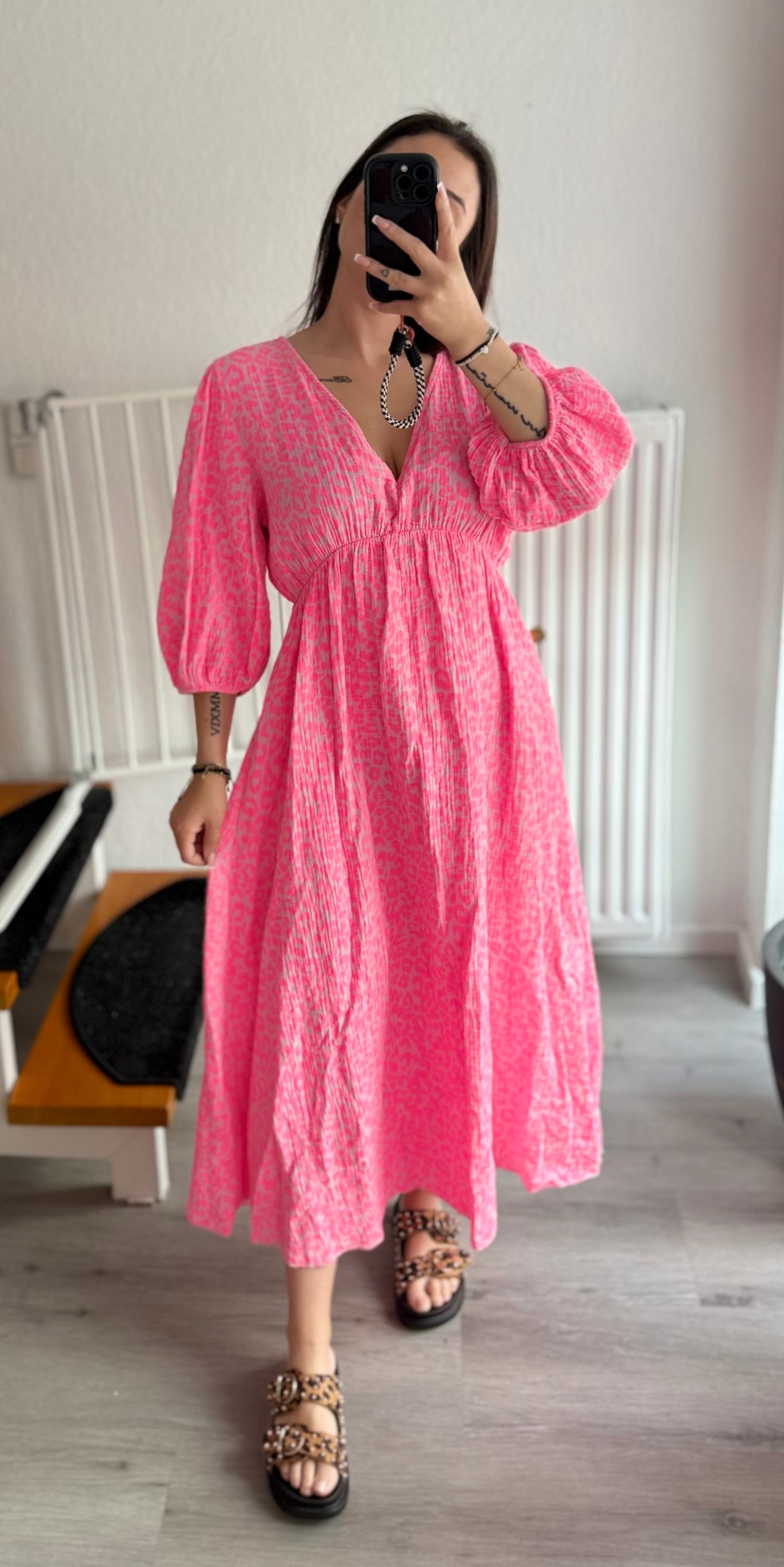 LEO PINK